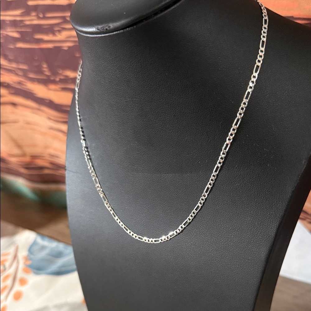 .925 Sterling Silver 16” Figaro necklace! #270 - Picture 2 of 5